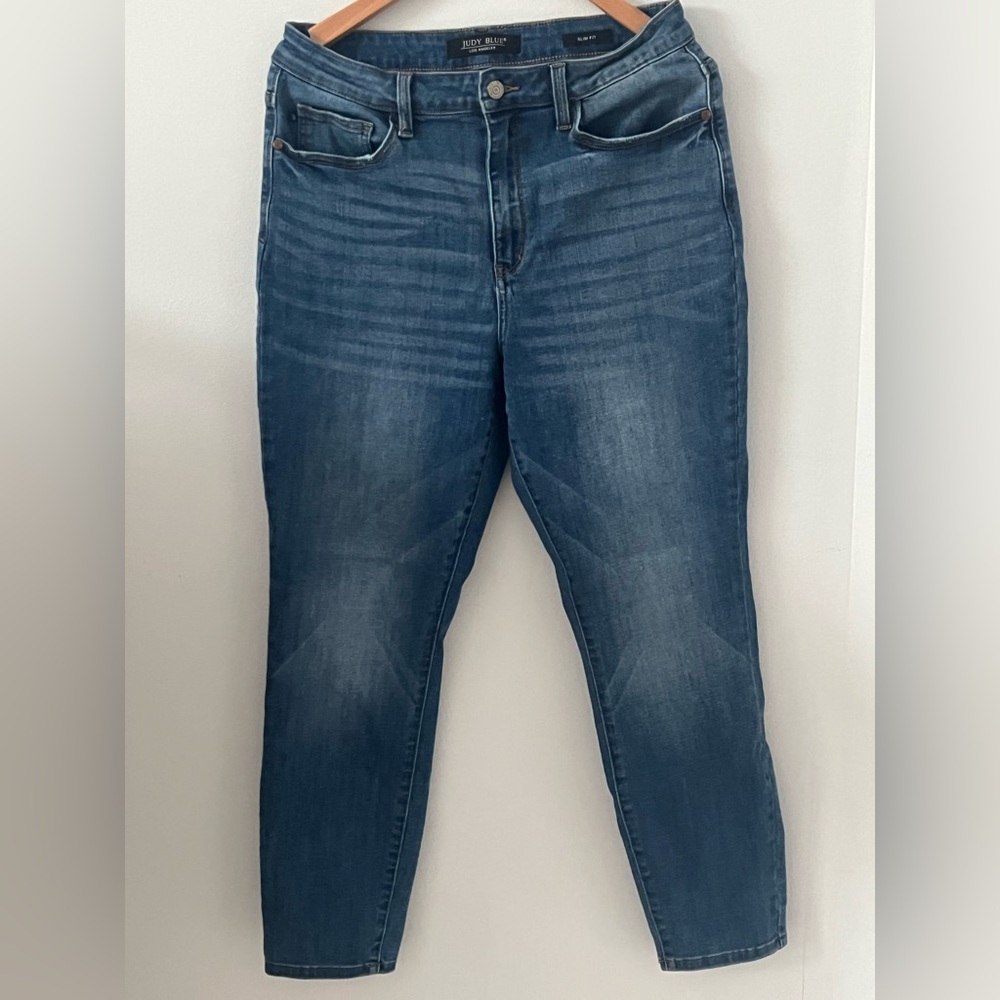 Judy Blue High Rise Medium Blue Jeans